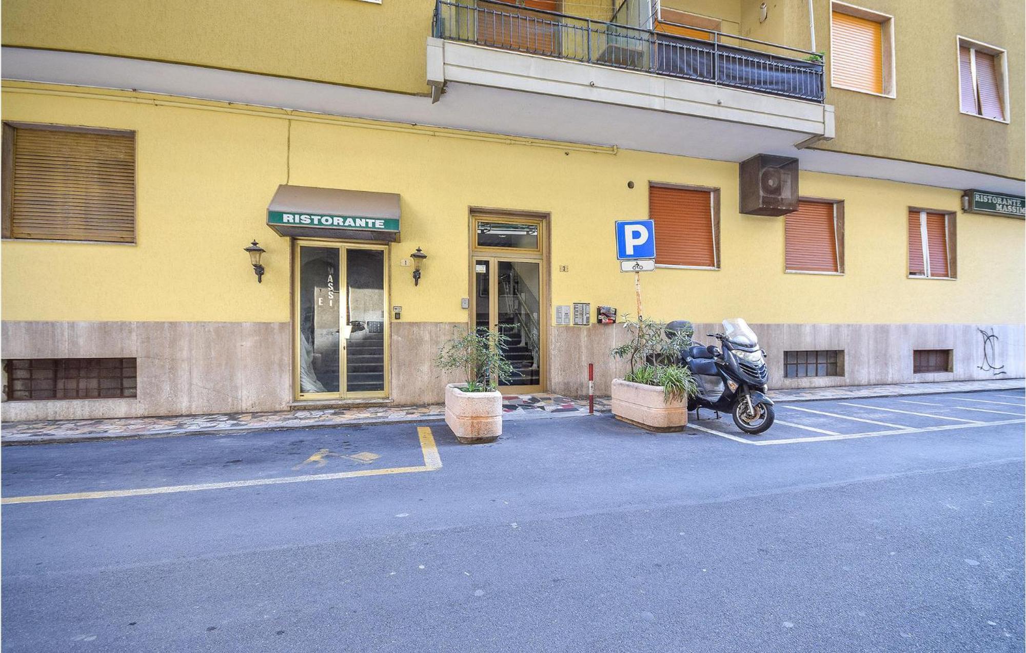Nice Apartment In Loano With Kitchenette Kültér fotó